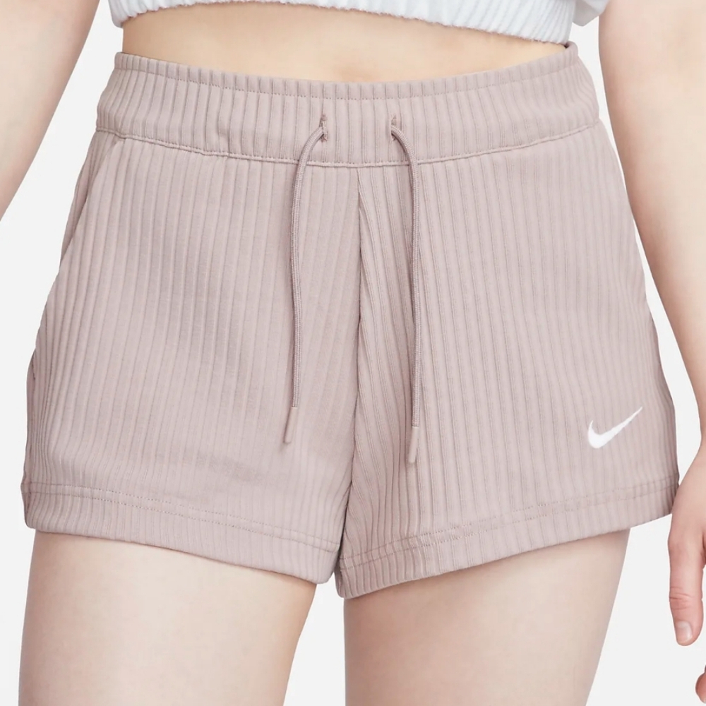 Nike Sportswear Women's jersey High-Waisted ribbed Shorts - Picture 1 of 1